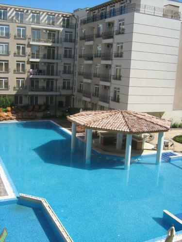 Apartment In Dawn Park Aparthotel