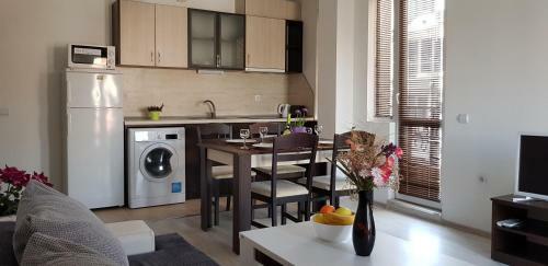 Mariya's Apartments
