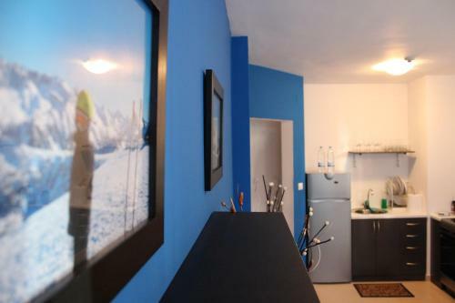 Lazykey Suites - Cozy Apartment With Mountain View