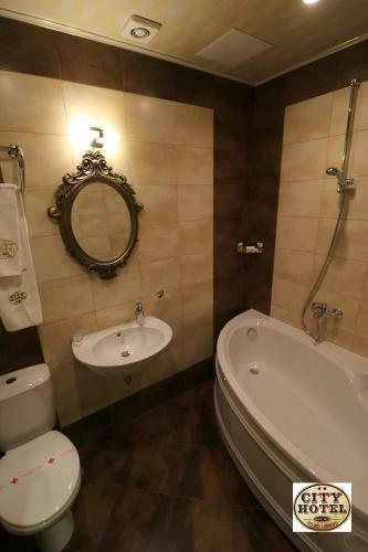 City Hotel