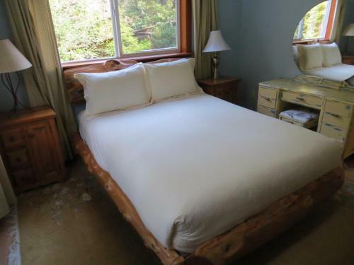 Tigh-na-clayoquot Vacation Rental
