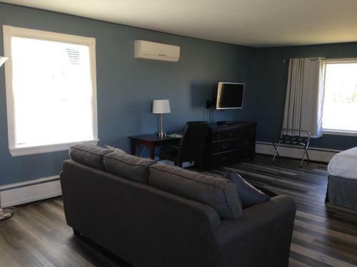 Middleton Motel & Suites