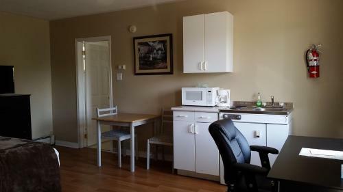 Middleton Motel & Suites