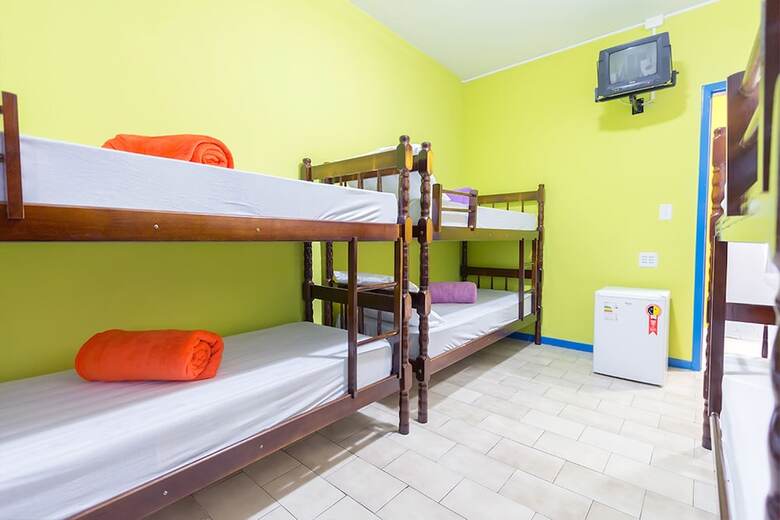 Cabanas Hostel & Suites