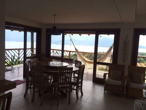 Ocean View Em Holiday Home