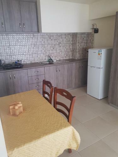 Eleni Apartments