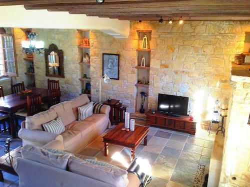 Villa Lofou Traditional Stone House