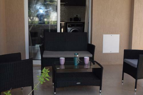Zephyros Apartment