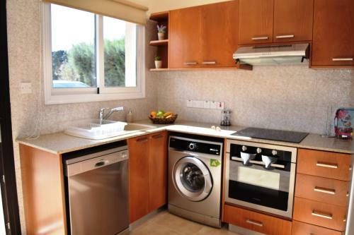 Zephyros Apartment
