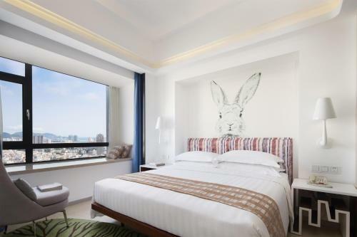 Sanya Ziyue Coniser Theme Hotel