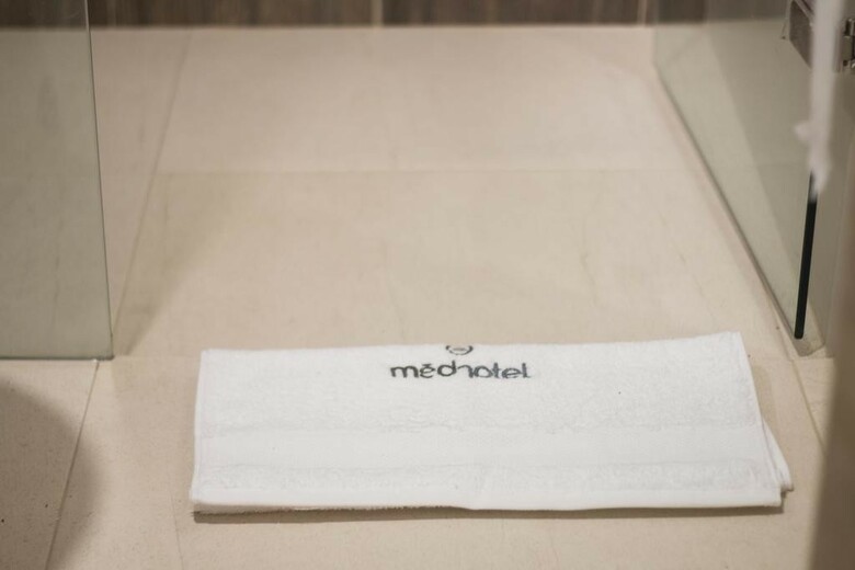 Med Hotel