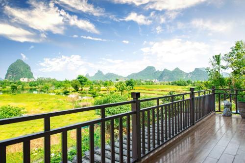 Hotel Peach Blossom River Resort
