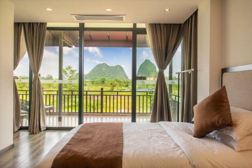 Hotel Peach Blossom River Resort