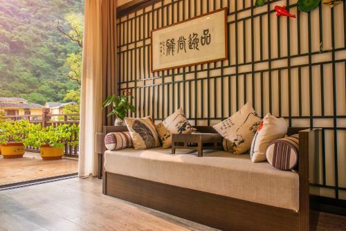 Hotel Peach Blossom River Resort