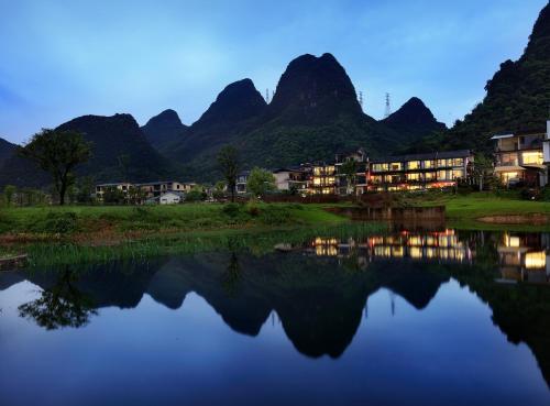 Hotel Peach Blossom River Resort