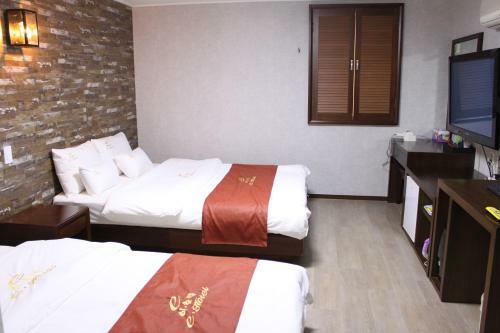 E Business Hotel