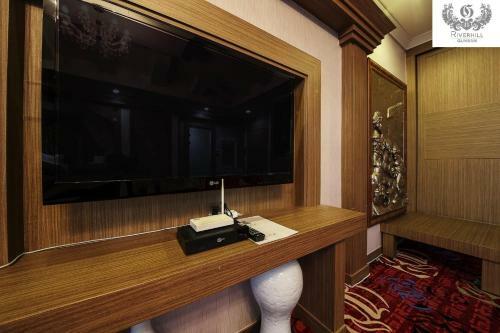 Gunsan River Hill Tourist Hotel
