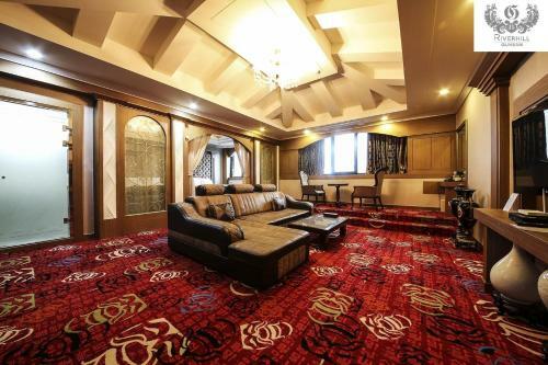 Gunsan River Hill Tourist Hotel