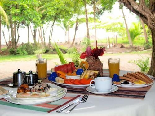 Hotel Roca Verde Beachfront