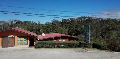 Hostal Pensi�n Y Cabinas Colibr�