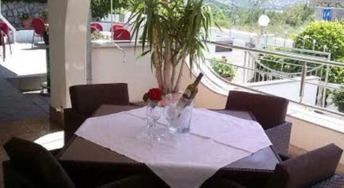 Hostal Garfild Guest House