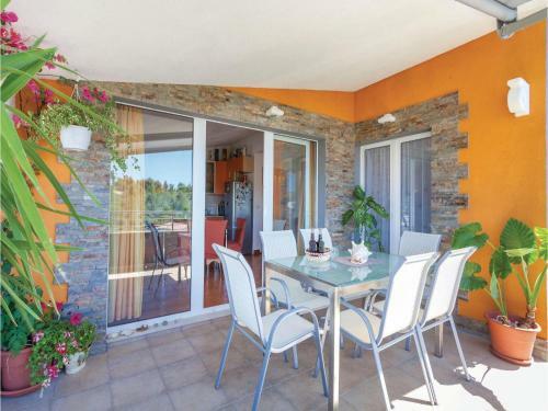Holiday Apartment Seget Vranjica 02