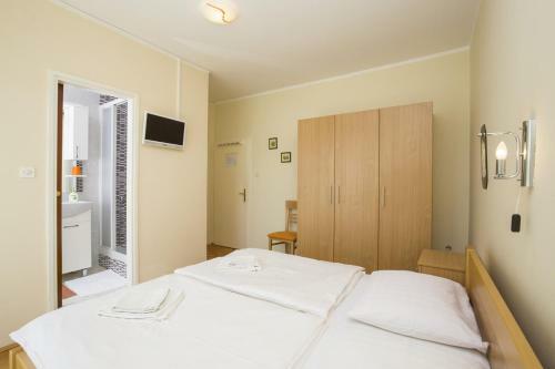 Hostal B&B Apartments & Rooms Vidas