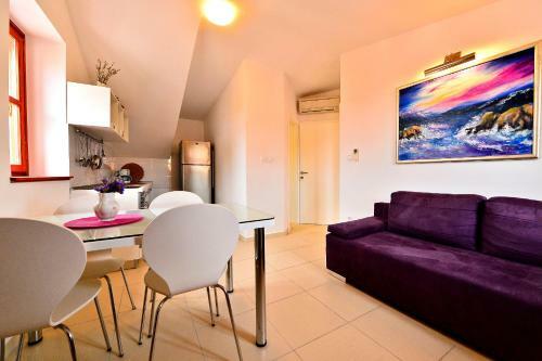 Sunny Bobica Apartments