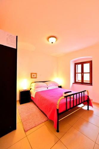 Sunny Bobica Apartments