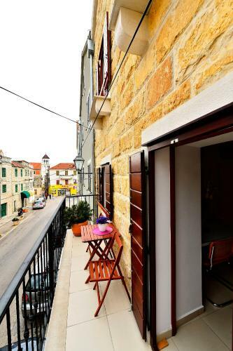 Sunny Bobica Apartments