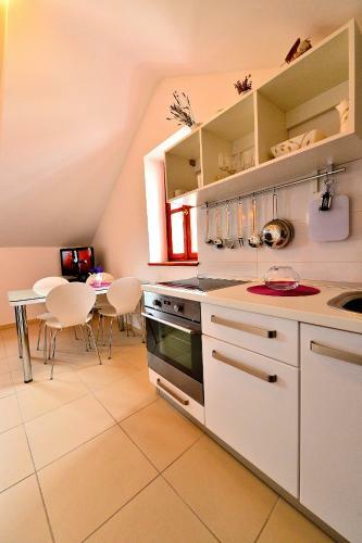 Sunny Bobica Apartments