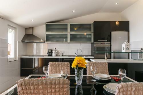 La Bodega Apartments