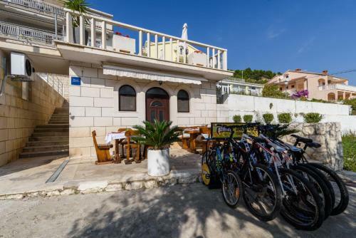 La Bodega Apartments