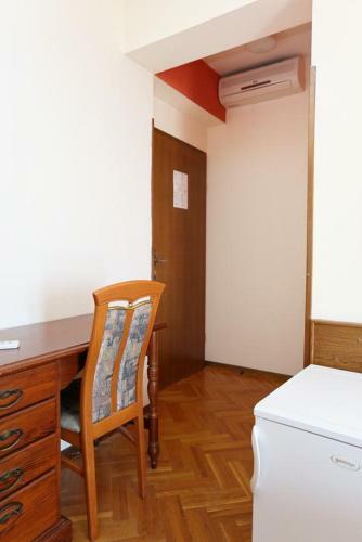 Hostal Twin Room Podstrana 10302b