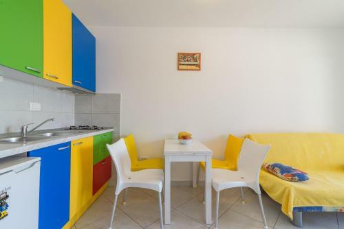 Beachfront Apartments Villa ?i?a