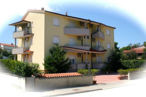Apartamentos Yellow House Pula