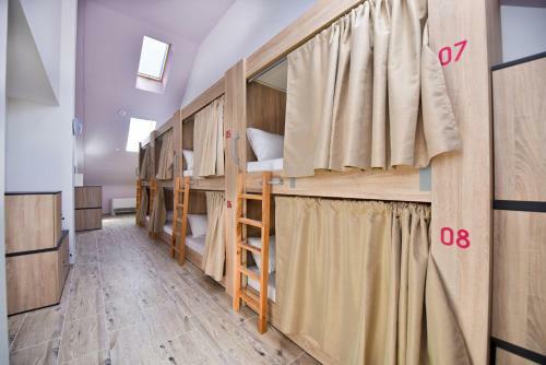 Hostel Zr?e