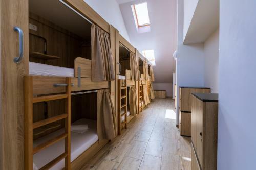 Hostel Zr?e
