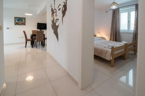 Apartments Salati?