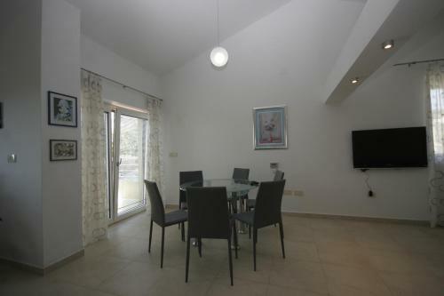 Apartments Salati?