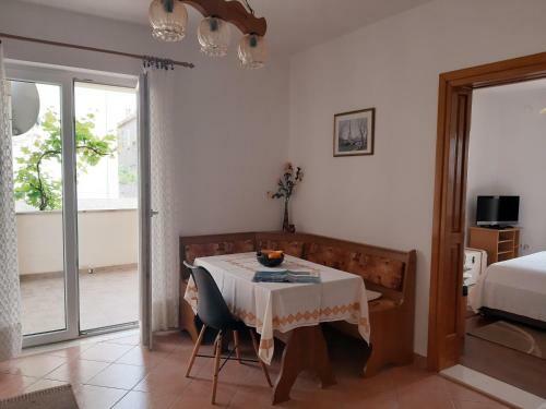 Apartments Deranja