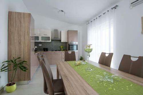 Apartments Iva