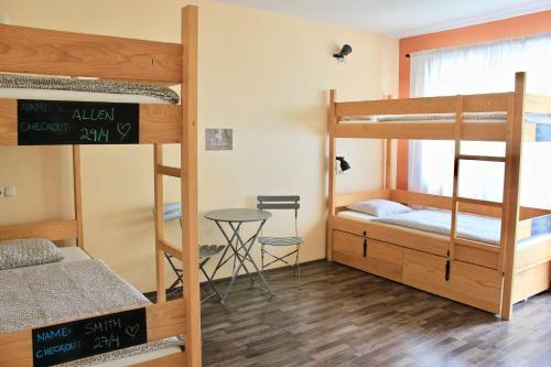 Falling Lakes Hostel