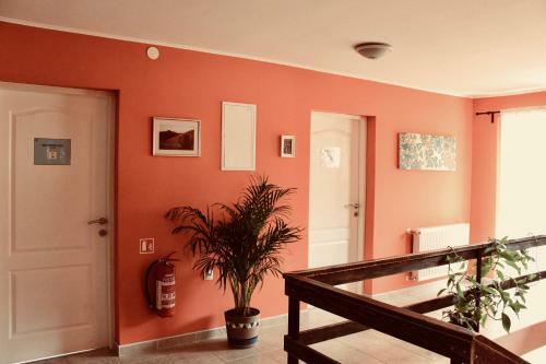 Falling Lakes Hostel