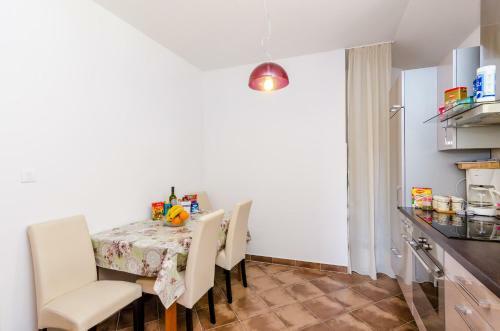 Ana Apartment