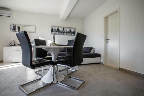 Luxury Apartments Budimir