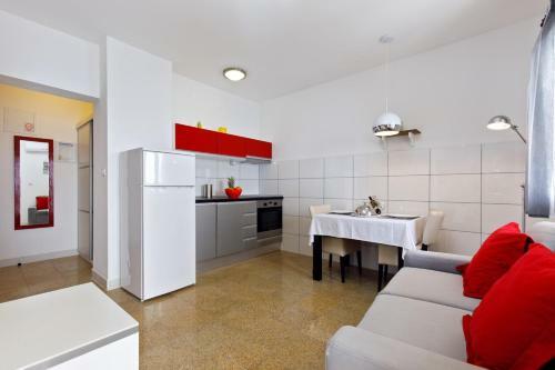 Hostal Ark Beach Apartments