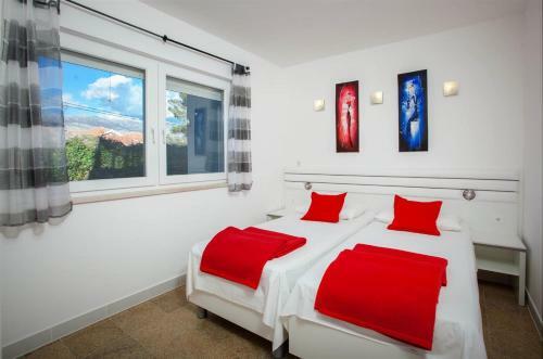 Hostal Ark Beach Apartments