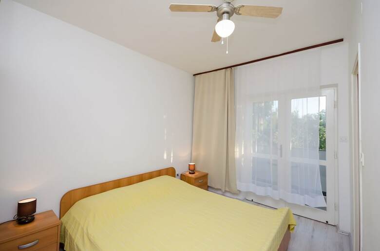 Hostal Rooms Marica