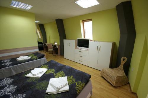 Hostal Guest House "the House"